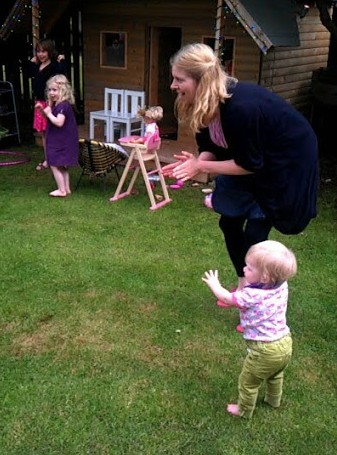 End the dance with the rocket! 