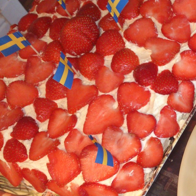 Classic Strawberry cream cake 