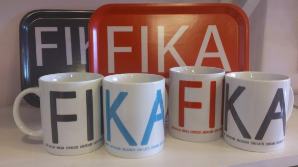 In grey, turquoise and red, large mugs perfect for that big cup of coffee!
