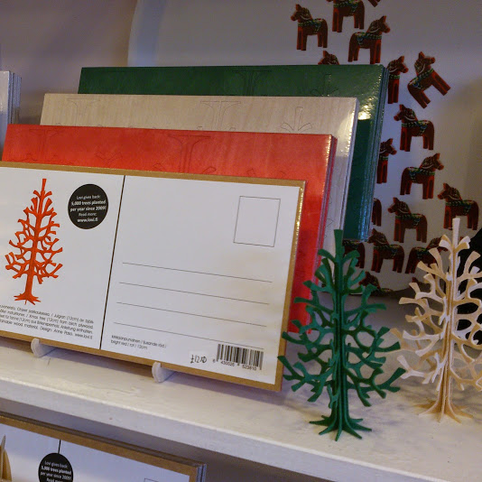 LOVI Xmas Trees 12cm in wood, red or green