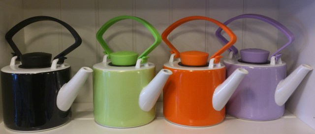 QDO Cylinder Porcelain Teapots