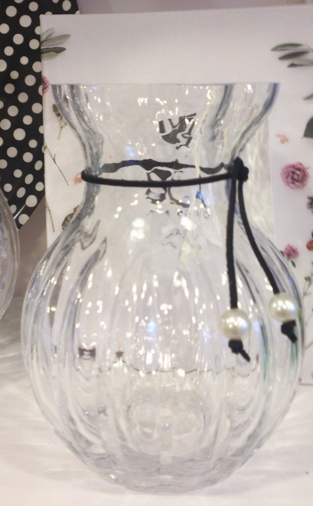 Romantic glass vase in two sizes