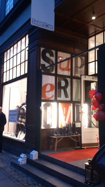 SuperLove is SuperLivings own shop! So of course a little visit was needed :)
